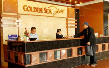 Le tan khach san Golden Sea
