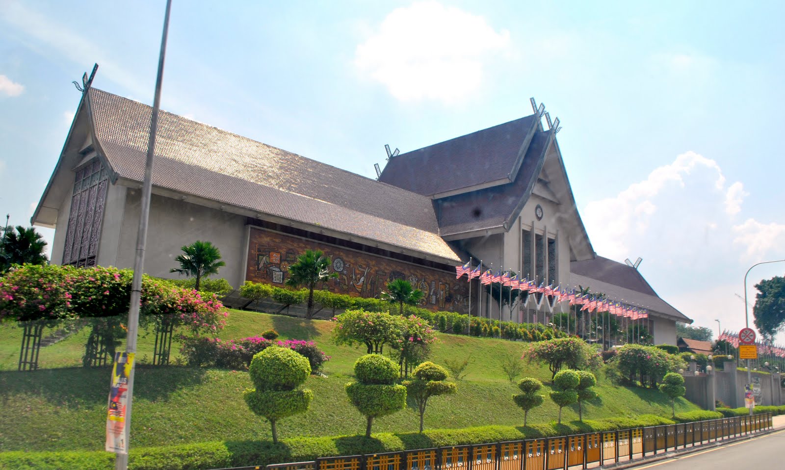 Kinh nghiệm du lịch Malaysia với Bảo tàng Quốc gia Muzium Negara