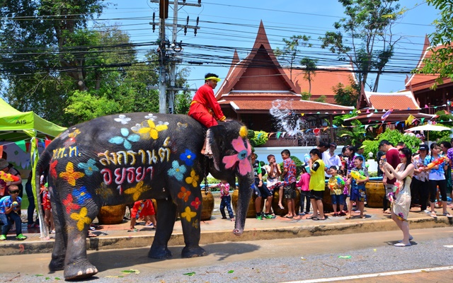 Khám phá top 5 lễ hội mùa xuân đặc sắc khi đi tour du lịch Thái Lan