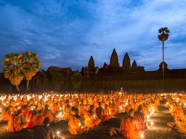 Lễ hội Phật Đản tại Campuchia được tổ chức rất lớn và long trọng 