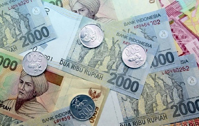 Tại Indonesia có 2 loại tiền tệ chính được cấp phép sử dụng