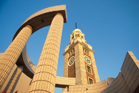 Tháp đồng hồ - điểm du lịch nổi tiếng Hồng Kông