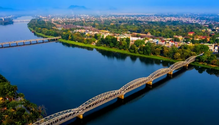Giới thiệu đôi nét về Huế