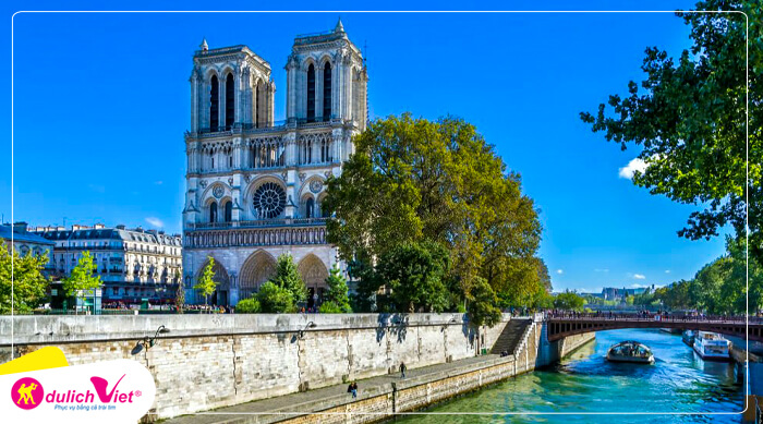 Nhà thờ Đức Bà - địa điểm tham quan nổi tiếng tại Paris