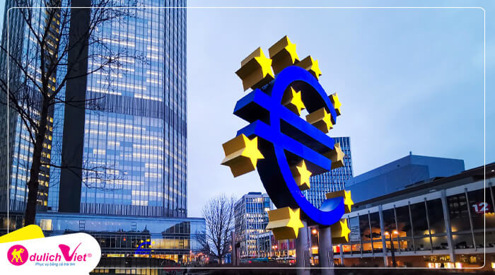 Bức tượng đồng tiền Euro 