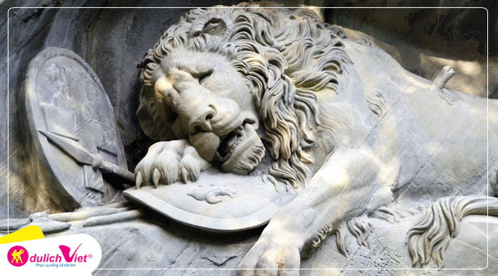 Tượng đài Lion Monument