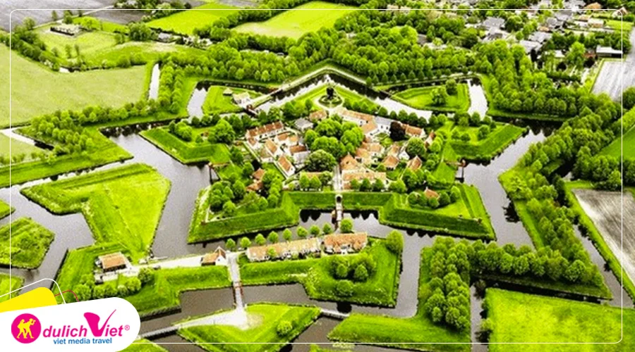 Làng cổ Giethoorn 