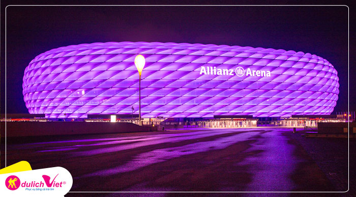 san-van-dong-allianz-arena-du-lich-viet