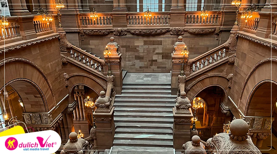 ew York State Capitol 