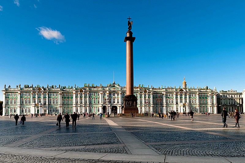 Du lịch Nga tham quan cột đài Alexander