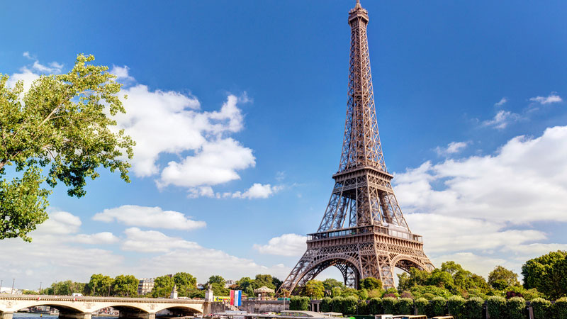 Check-in tháp Eiffel 