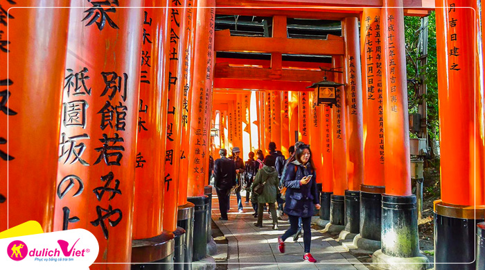 FUSHIMI INARI – Ngồi đền Ngàn Cổng Huyền Thoại tại Nhật Bản