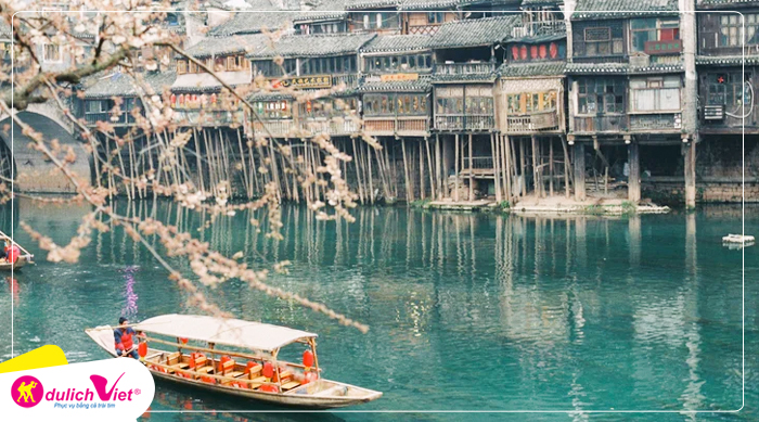 Du lịch Trung Quốc tham quan Phượng Hoàng Cổ Trấn