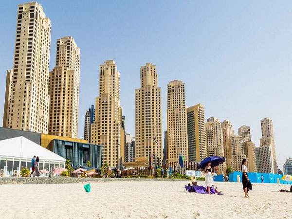 Khí hậu ở Dubai rất khô cằn và nóng bức nhất là mùa hè