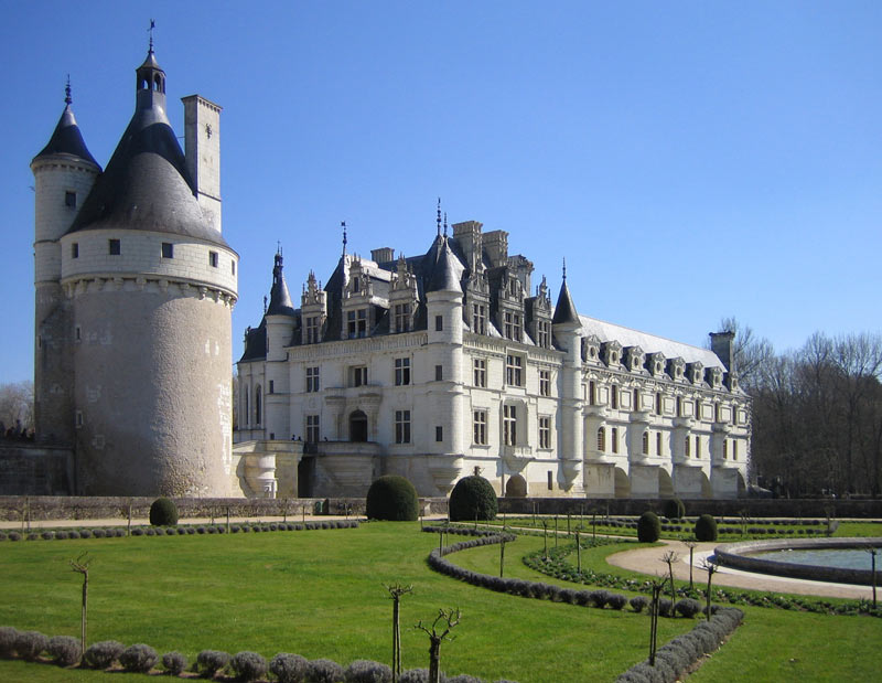 Du lịch Pháp nổi tiếng với những tòa lâu đài từ thời trung cổ