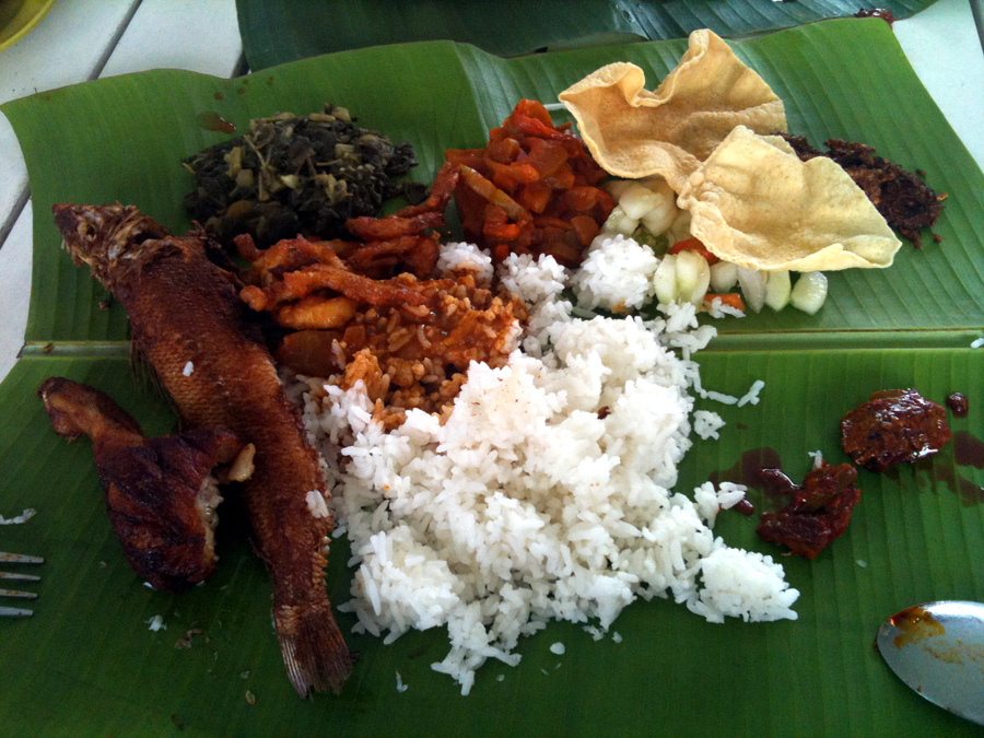 Du lịch Malaysia - Các món ăn phục vụ trên lá chuối