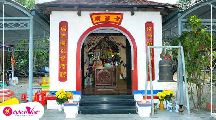 Du lịch Côn Đảo tham quan miếu hoàng tử Cải ( Miếu Cậu)