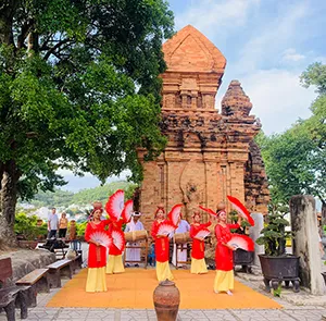 TOUR NHA TRANG MÙA HÈ 3N2Đ | THÁP BÀ PONAGAR - CHÙA LONG SƠN - WINWONDERS - DU NGOẠN ĐẢO