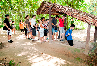 Du lịch Lễ 30/4 - Tour Du lịch Sài Gòn City - Địa Đạo Củ Chi - Hành Trình 50 Năm Thống Nhất Đất Nước