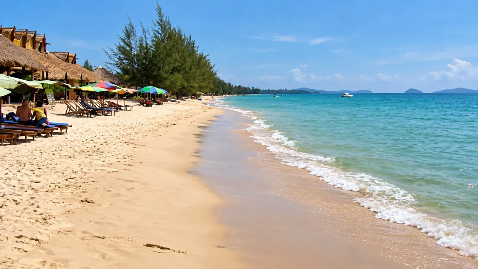 Bãi biển Otres tại Sihanoukville với bờ cát và cảnh quan biển