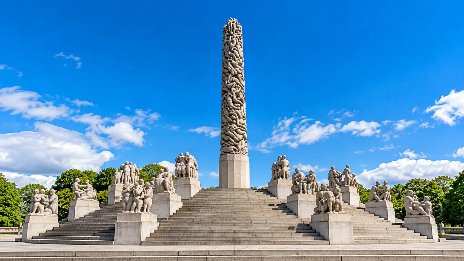 Các tác phẩm điêu khắc và cột Monolith tại công viên Vigeland ở Oslo Na Uy