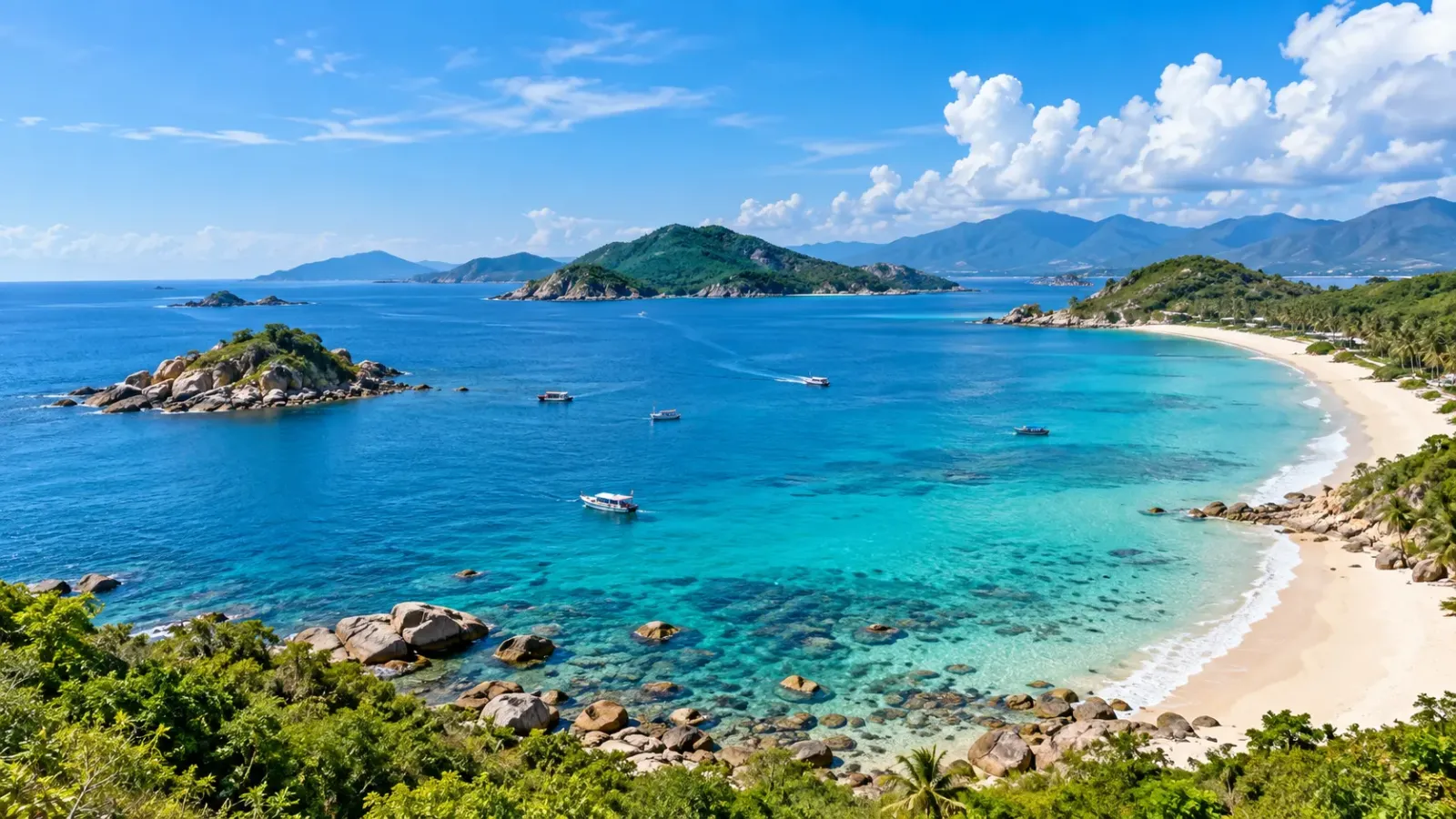 Cảnh quan biển đảo Nha Trang trong hành trình tham quan Khánh Hòa