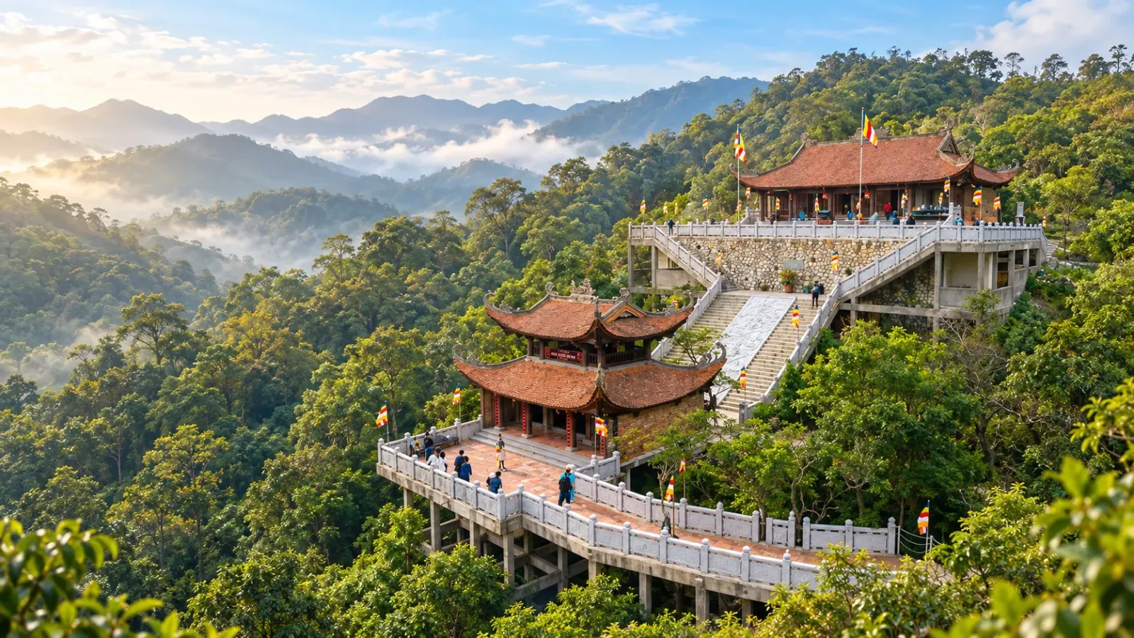 Cảnh quan núi rừng và khu du lịch Tây Yên Tử tại vùng Bắc Giang