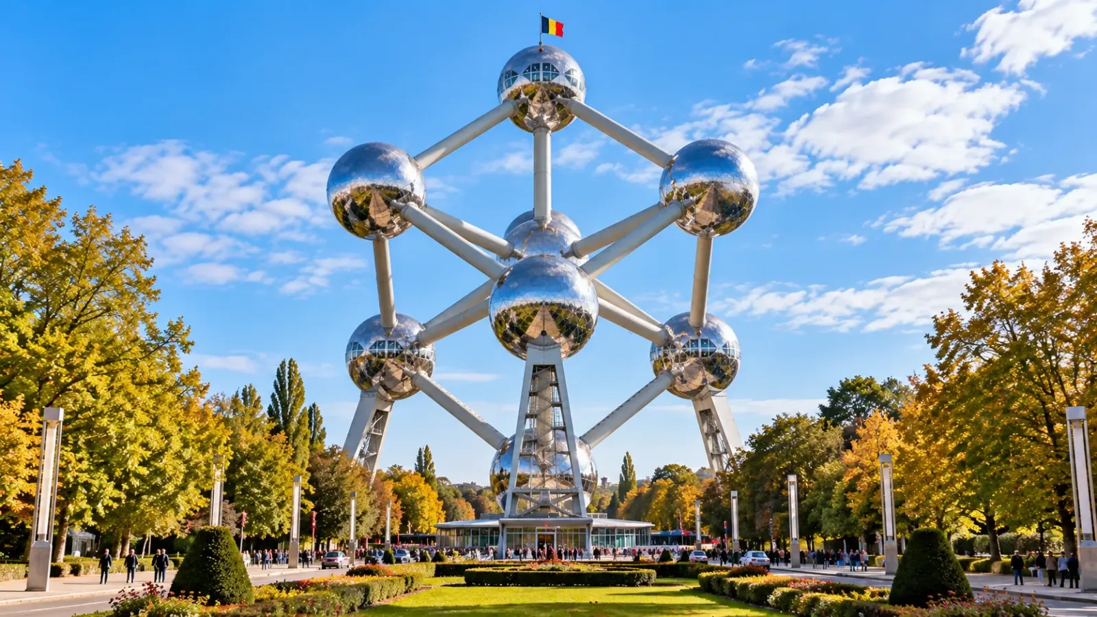 Công trình Atomium với chín khối cầu kim loại tại Brussels