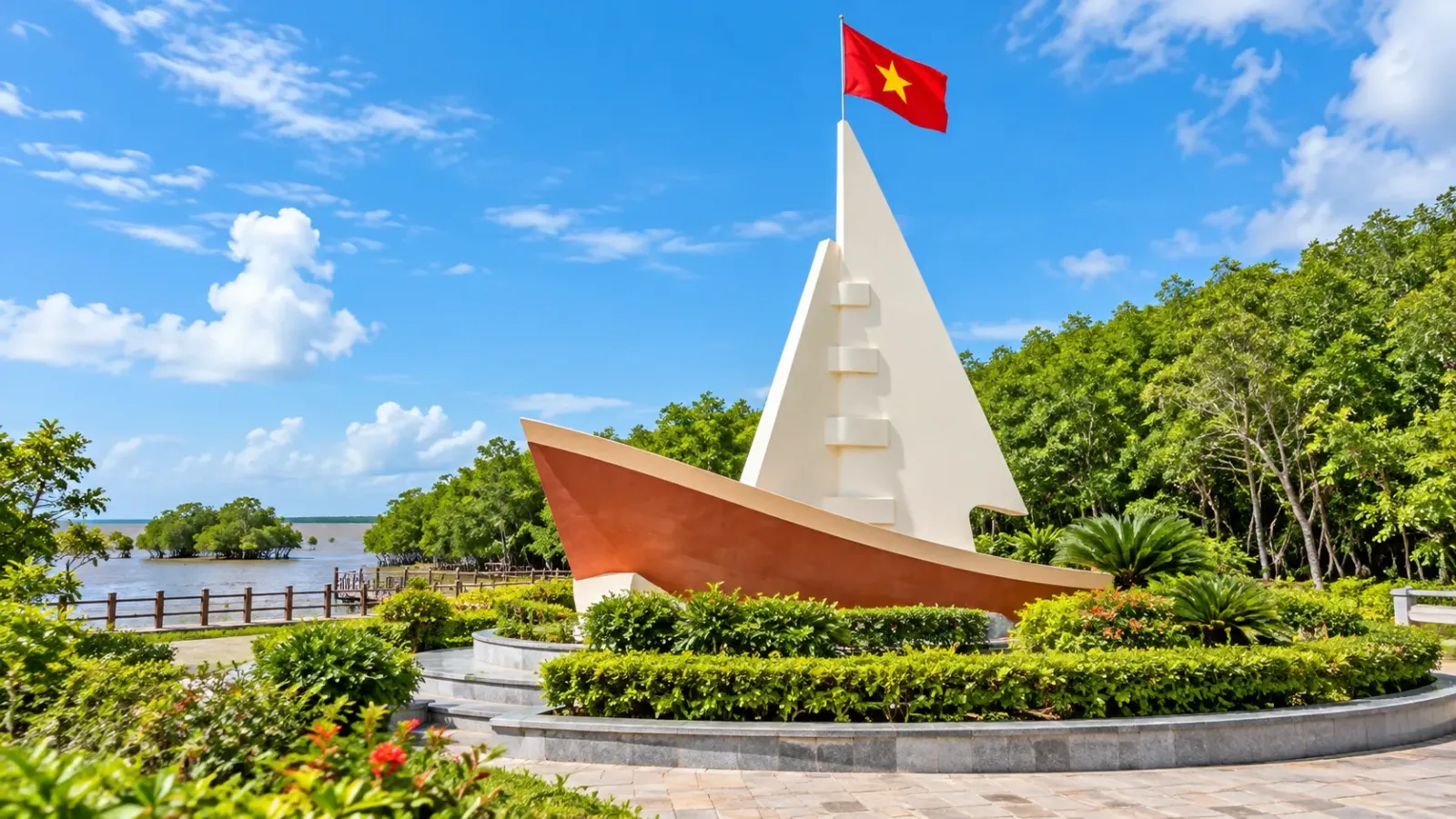Công trình biểu tượng con tàu tại khu du lịch Mũi Cà Mau giữa không gian cây xanh