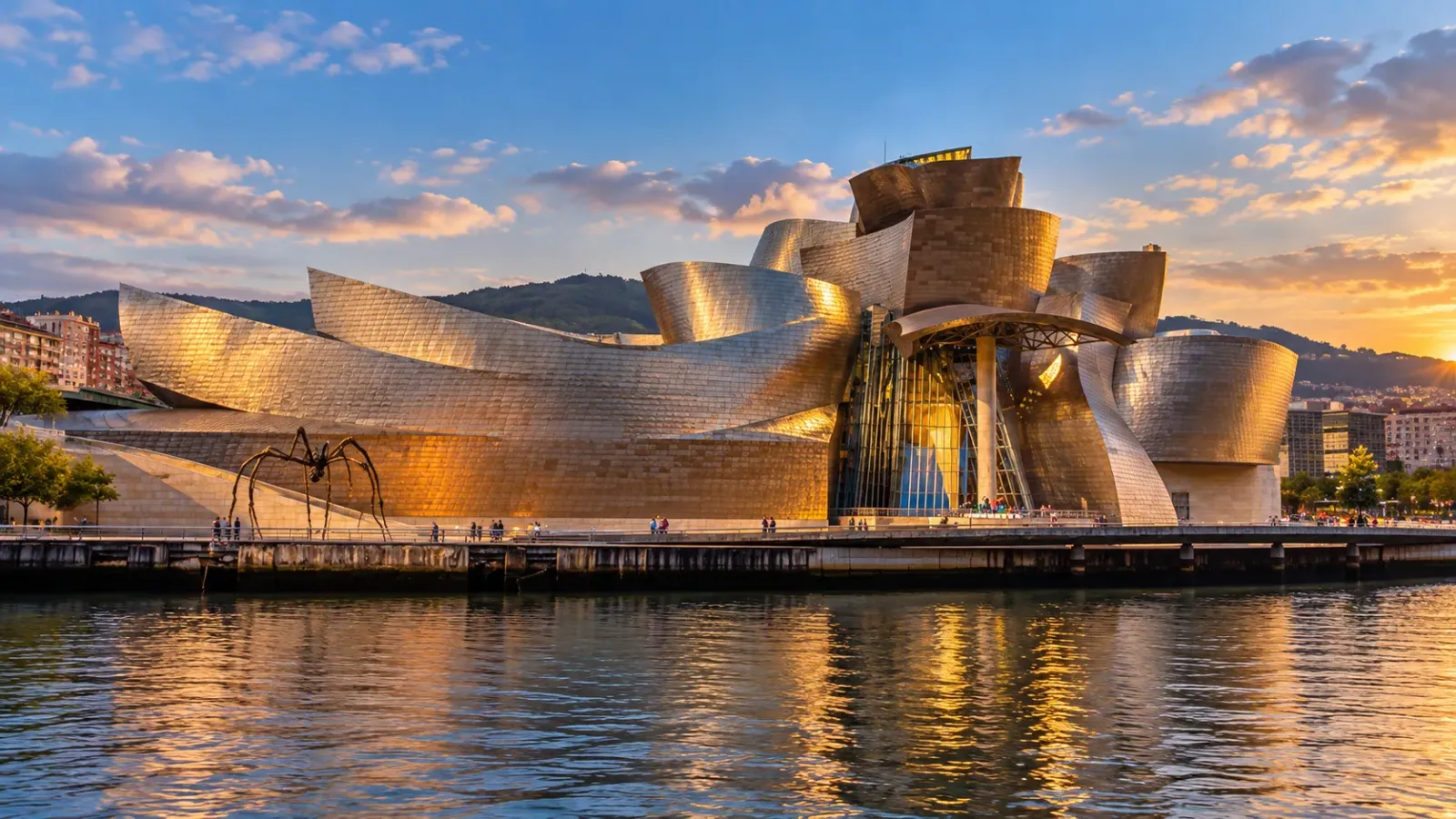 Công trình kiến trúc Bảo tàng Guggenheim Bilbao tại Tây Ban Nha