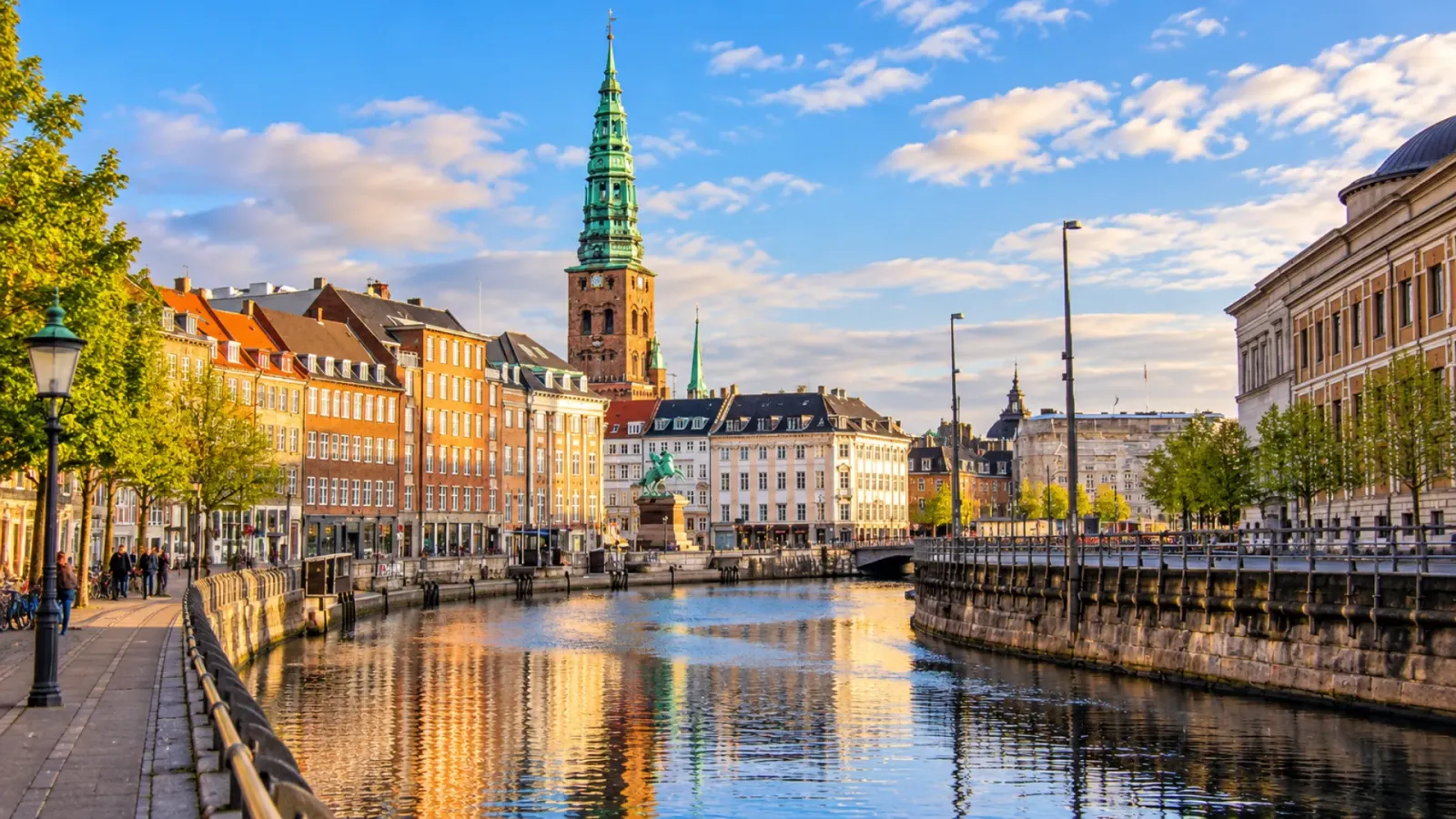 Kênh đào và những công trình kiến trúc ven mặt nước tại Copenhagen, Đan Mạch