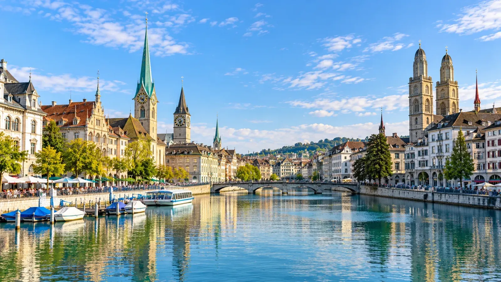 Khu phố cổ Zurich bên sông Limmat với những công trình kiến trúc lịch sử tại Thụy Sĩ