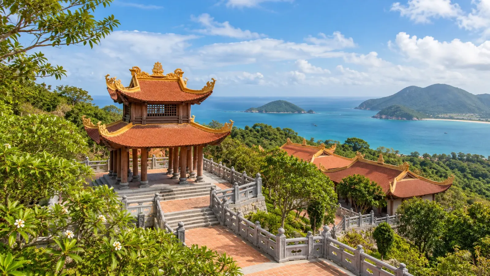 Kiến trúc chánh điện và khuôn viên Chùa Núi Một hay Vân Sơn Tự ở Côn Đảo