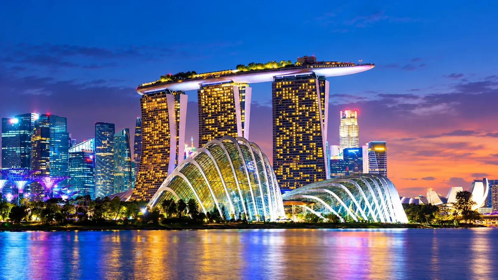 Marina Bay Sands bên vịnh Marina tại Singapore.