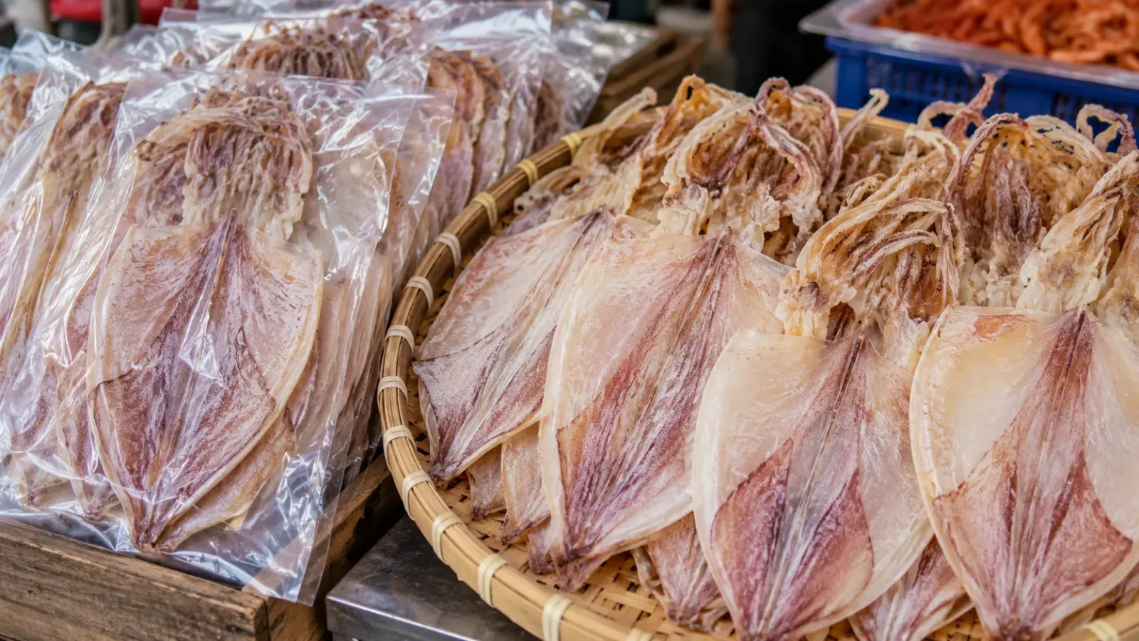 Mực một nắng được đóng gói làm đặc sản Vũng Tàu