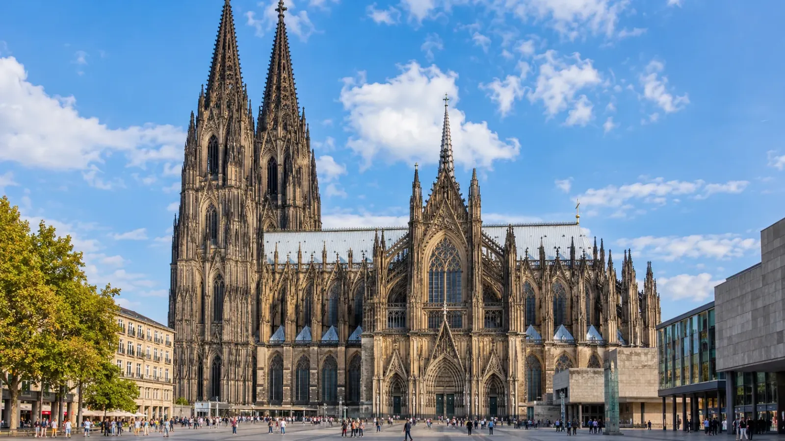 Nhà thờ Cologne với kiến trúc Gothic tại thành phố Cologne nước Đức