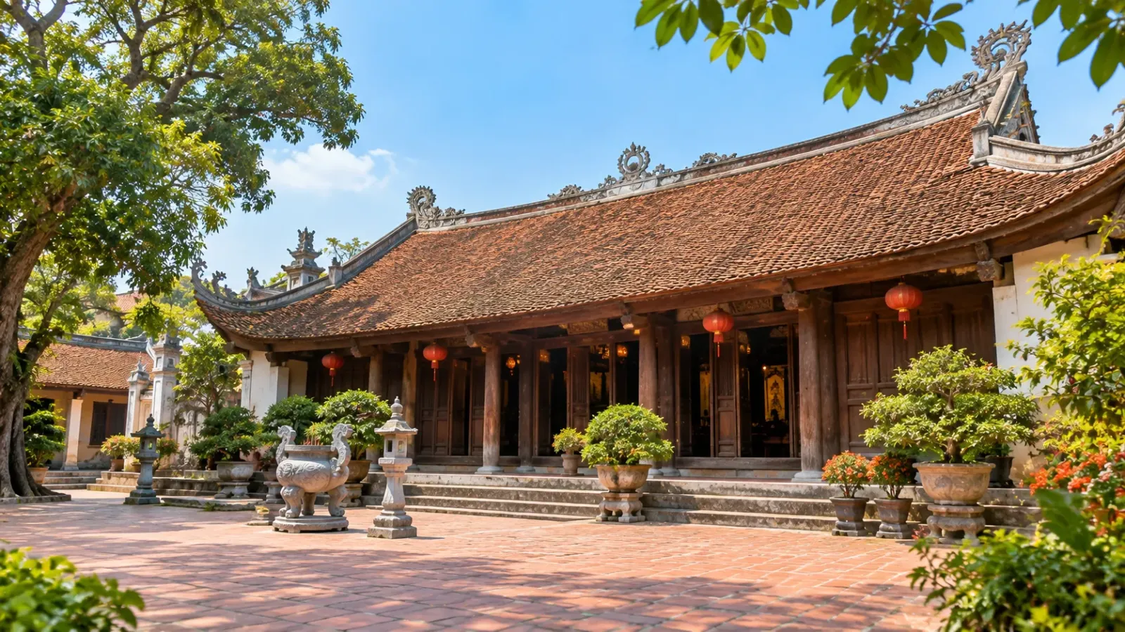 Nhà thờ họ Đỗ tại làng Đông Ngạc Hà Nội với mái ngói cổ và kiến trúc thờ tự truyền thống
