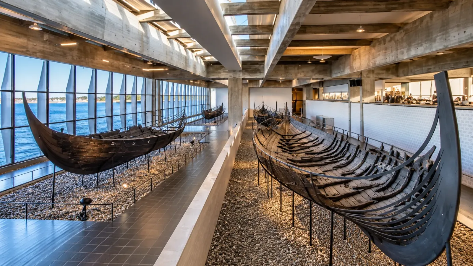Những con tàu Viking cổ Skuldelev trưng bày trong Viking Ship Museum ở Roskilde Đan Mạch