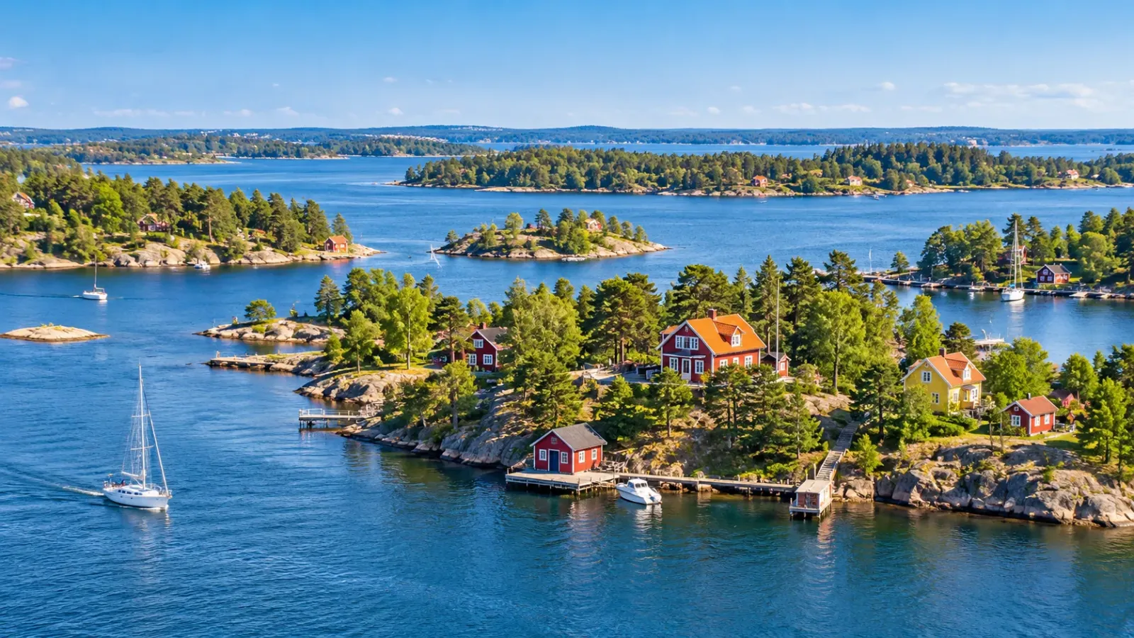 Những đảo nhỏ, nhà ven biển và cảnh quan thiên nhiên tại quần đảo Stockholm ở Thụy Điển.