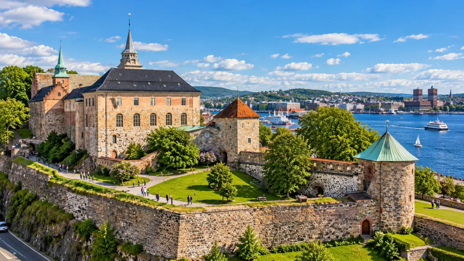 Quần thể thành đá và các tòa nhà lịch sử của pháo đài Akershus tại Oslo Na Uy