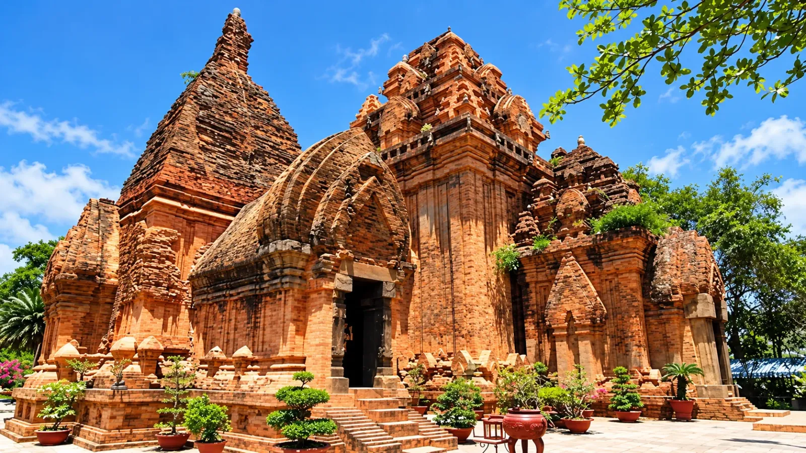 Quần thể tháp Chăm Ponagar tại Nha Trang, Khánh Hòa
