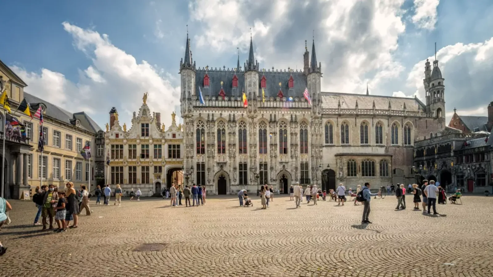 Quảng trường Burg tại Bruges với những công trình kiến trúc lịch sử