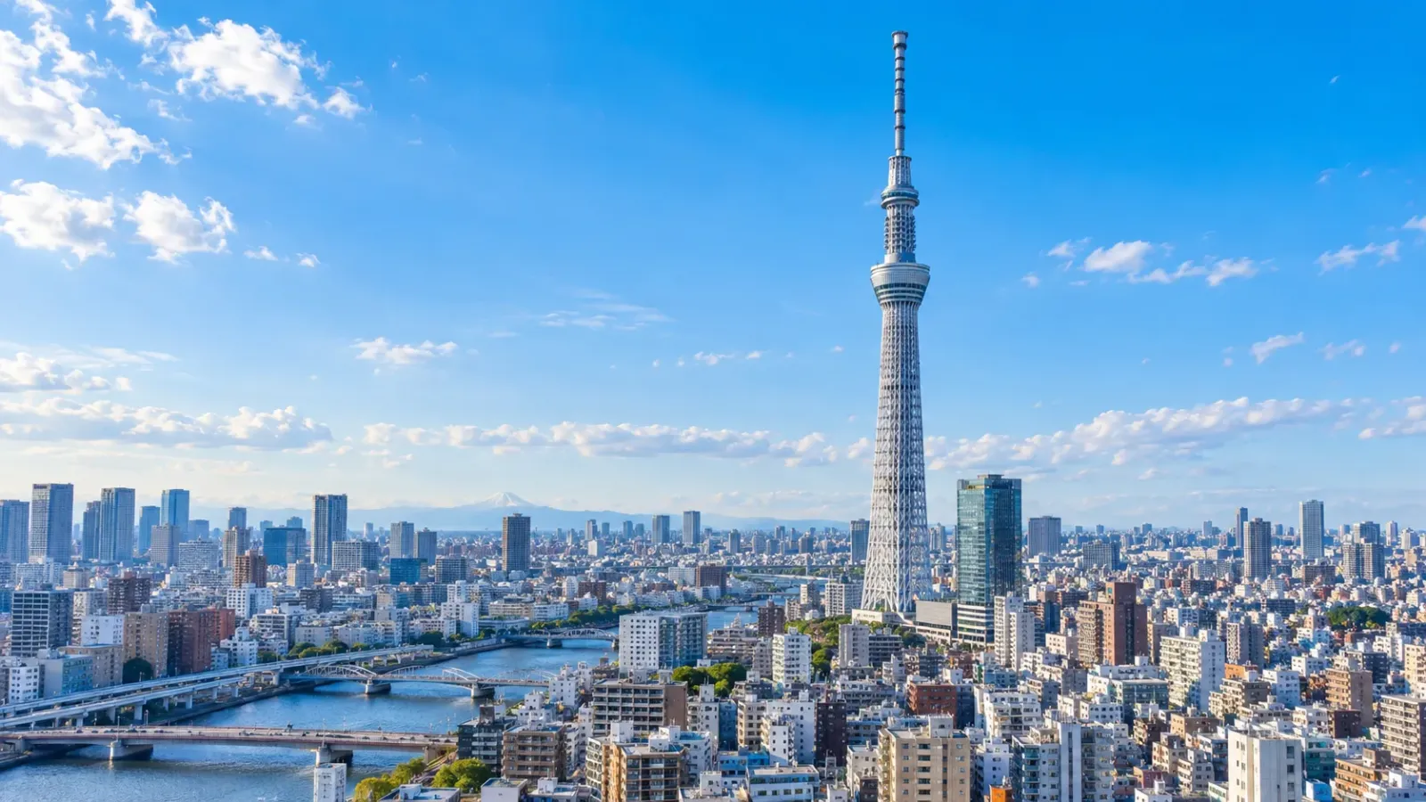 Tháp truyền hình Tokyo Skytree nổi bật giữa cảnh quan đô thị Tokyo