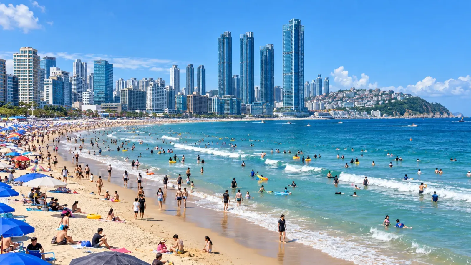 Toàn cảnh bãi biển Haeundae ở Busan Hàn Quốc vào mùa hè