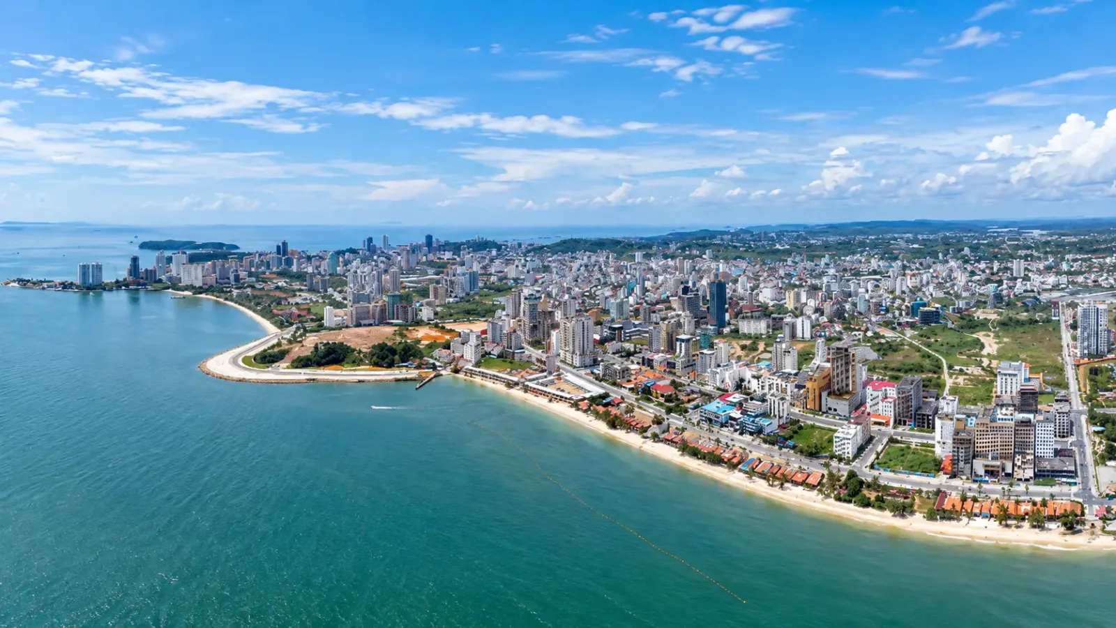 Toàn cảnh thành phố cảng Sihanoukville bên vùng biển Campuchia