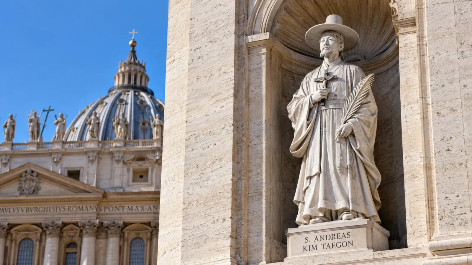 Tượng đá cẩm thạch thánh Anrê Kim Taegon trong hốc tường bên ngoài Đền thờ Thánh Phêrô tại Vatican