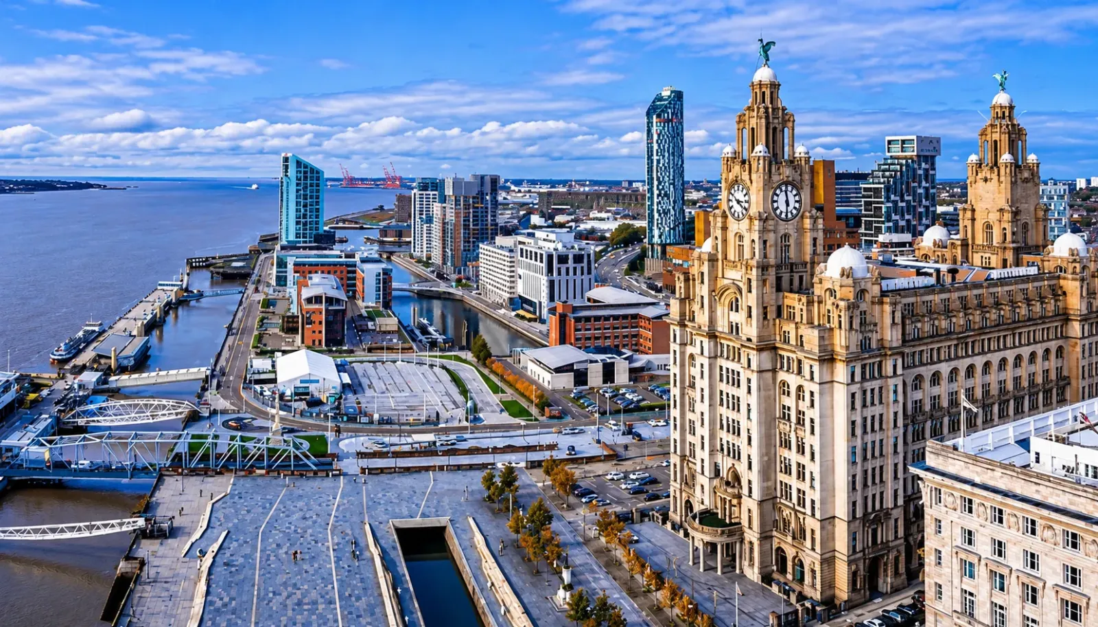 liverpool-thanh-pho-cang-gan-lien-voi-am-nhac-va-bong-da