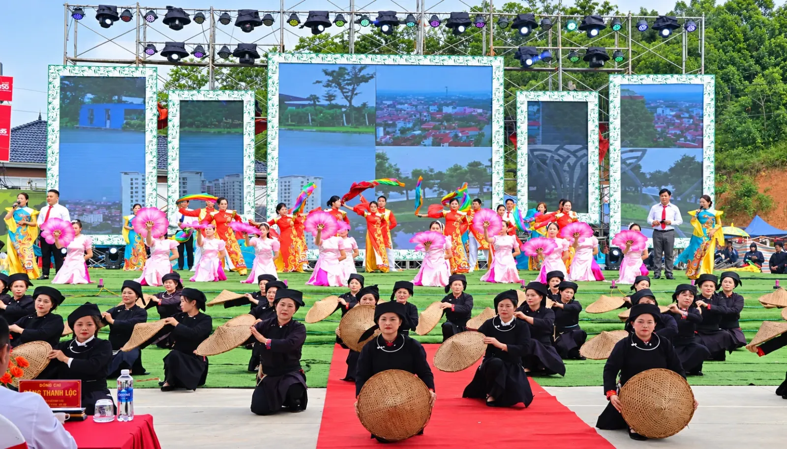 cho-tinh-xuan-duong-net-dep-van-hoa-dac-sac-vung-cao-bac-kan