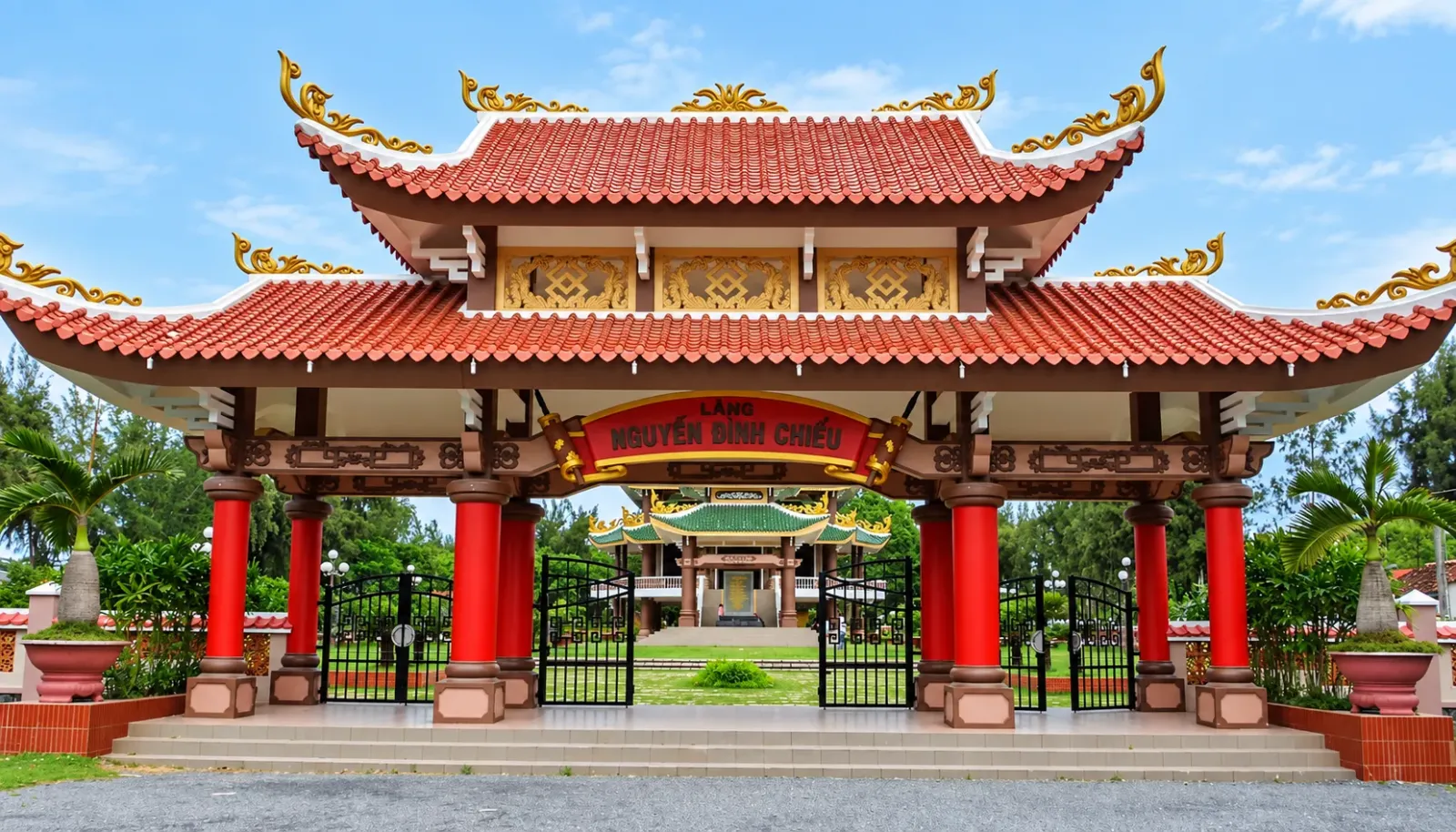 khu-lang-mo-nguyen-dinh-chieu-ben-tre