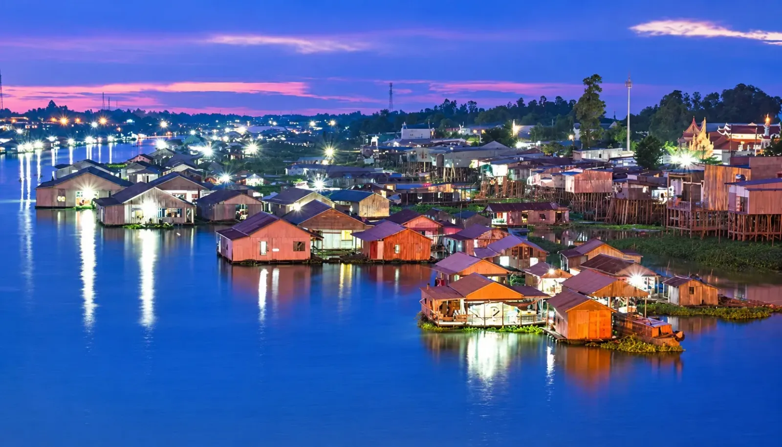 lang-be-chau-doc-net-dep-binh-di-tren-dong-song-mien-tay